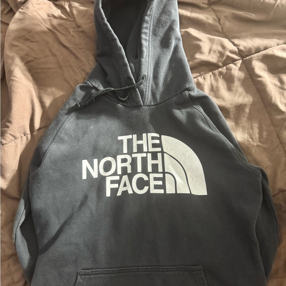 Northface women’s hoodie size medium